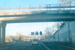 Puente en mal estado junto a Parque Oeste