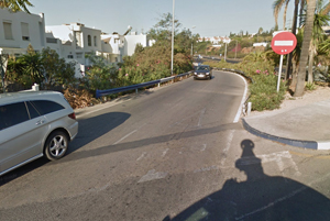 Falta pintar paso peatones en Marbella
