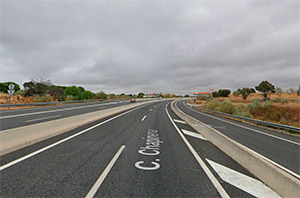 Madrid - M501 - pk26 - Farola doblada hacia la calzada